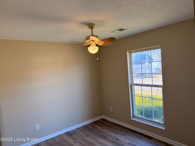 1204 Williamsburg Dr, Elizabethtown, KY 42701