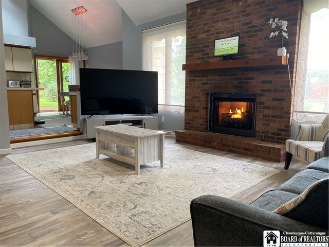 6015 Whitegate Crossing, Clarence, NY 14051