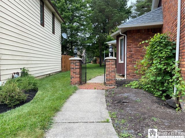 6015 Whitegate Crossing, Clarence, NY 14051