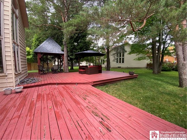 6015 Whitegate Crossing, Clarence, NY 14051
