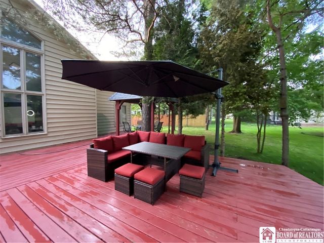 6015 Whitegate Crossing, Clarence, NY 14051