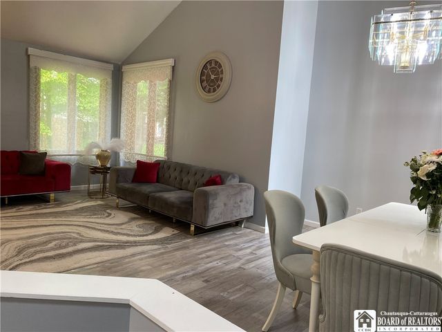 6015 Whitegate Crossing, Clarence, NY 14051