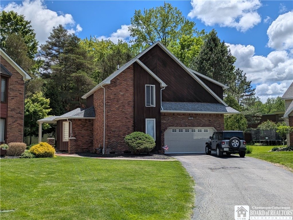 6015 Whitegate Crossing, Clarence, NY 14051