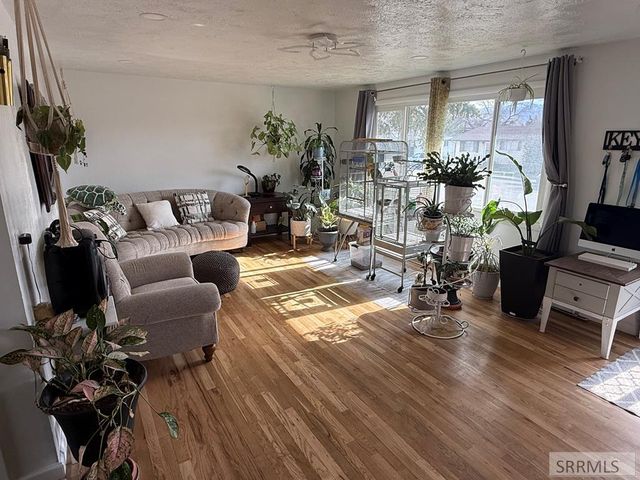 1090 Alameda Road, Pocatello, ID 83201