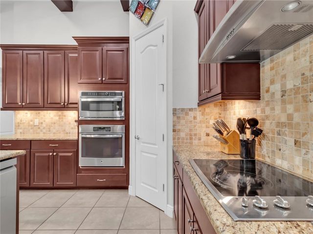 32430 SILVERCREEK WAY, Wesley Chapel, FL 33545