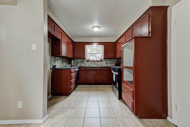 3708 Greenway Terrace, Del City, OK 73115