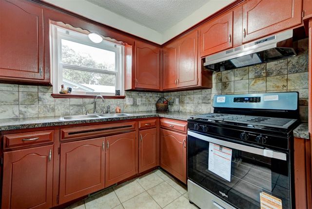 3708 Greenway Terrace, Del City, OK 73115