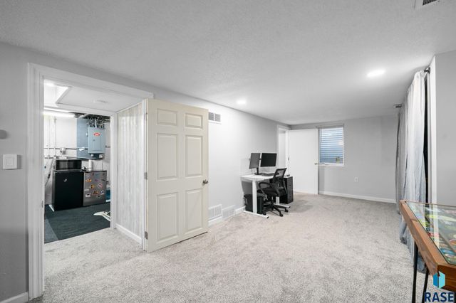 700 S Glendale Ave Avenue, Sioux Falls, SD 57104