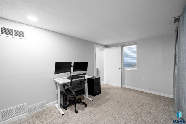 700 S Glendale Ave Avenue, Sioux Falls, SD 57104