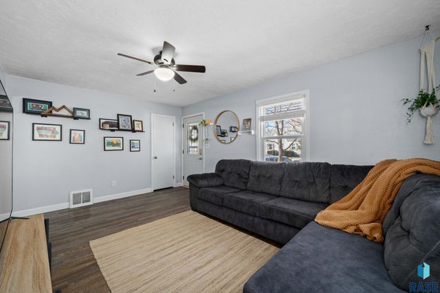 700 S Glendale Ave Avenue, Sioux Falls, SD 57104