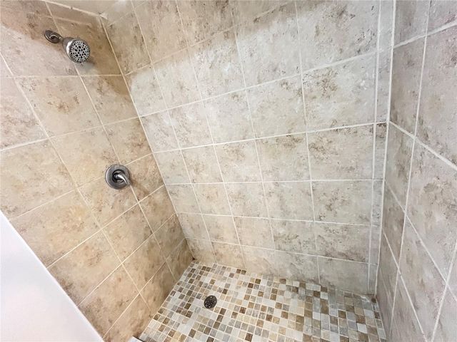 6 ROBINWOOD DRIVE, Longwood, FL 32779