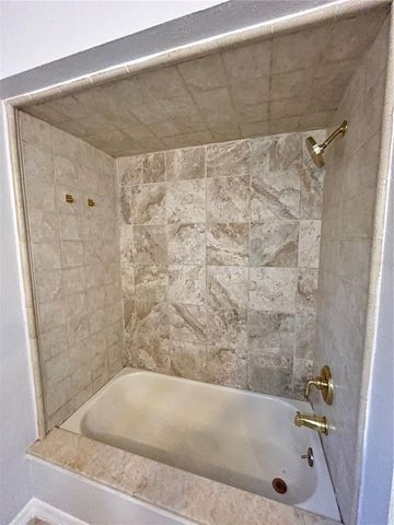 6 ROBINWOOD DRIVE, Longwood, FL 32779