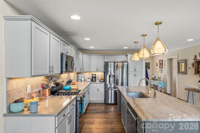 521 Waters Edge Drive, Nebo, NC 28761