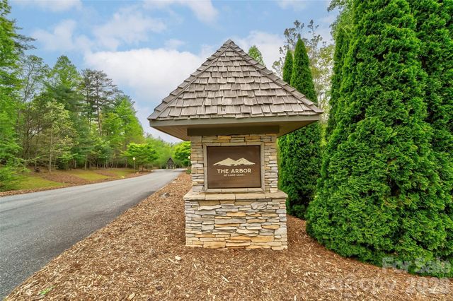 521 Waters Edge Drive, Nebo, NC 28761