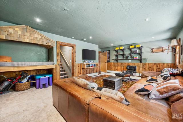 7925 Old State Road, Wofford Heights, CA 93285