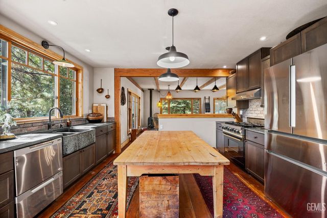 7925 Old State Road, Wofford Heights, CA 93285