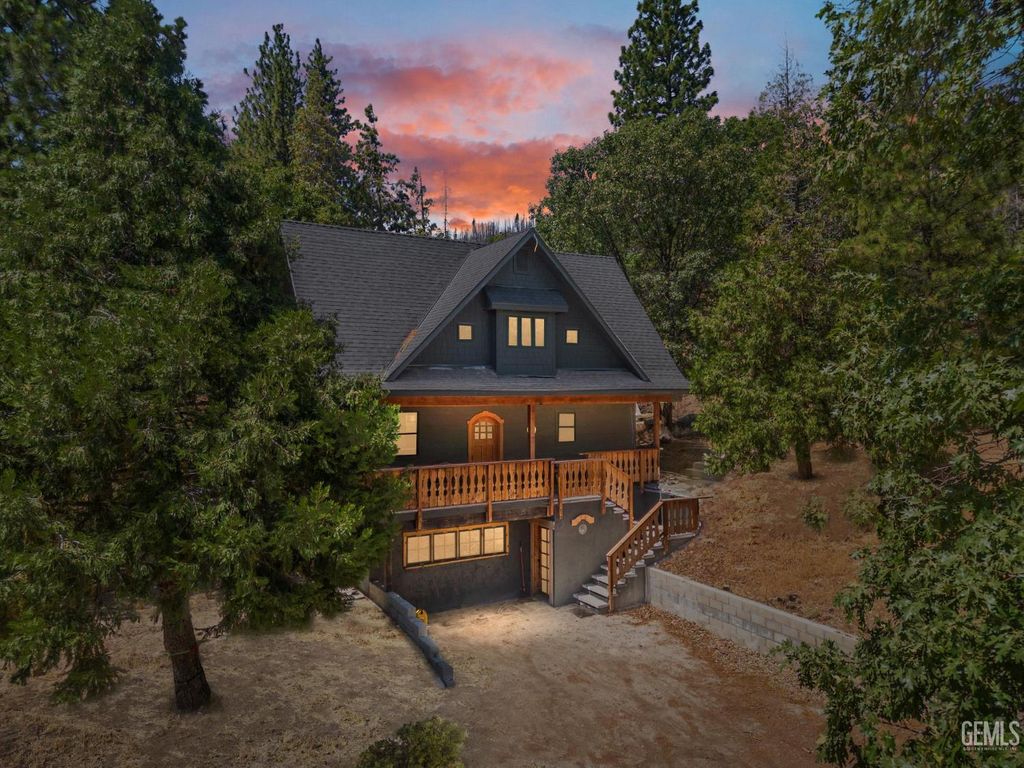 7925 Old State Road, Wofford Heights, CA 93285