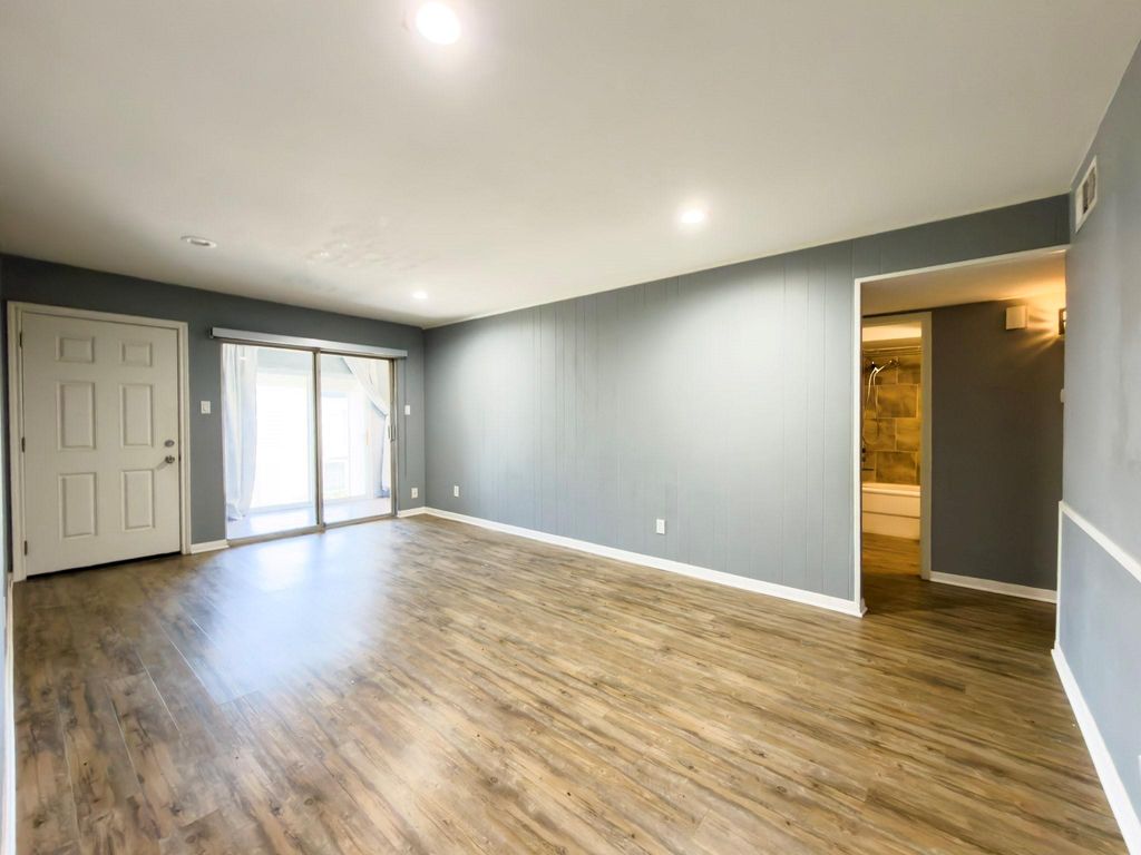 12633 Memorial Drive 156, Houston, TX 77024