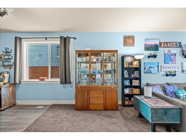 1138 37TH Ave, Forest Grove, OR 97116