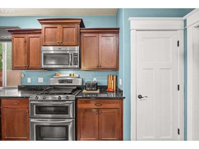 1138 37TH Ave, Forest Grove, OR 97116