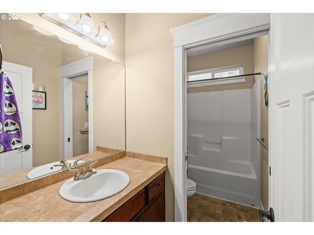 1138 37TH Ave, Forest Grove, OR 97116