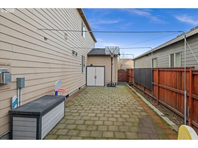 1138 37TH Ave, Forest Grove, OR 97116