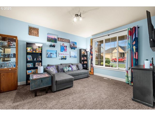 1138 37TH Ave, Forest Grove, OR 97116