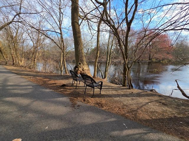 290 Pleasant St 113, Watertown, MA 02472