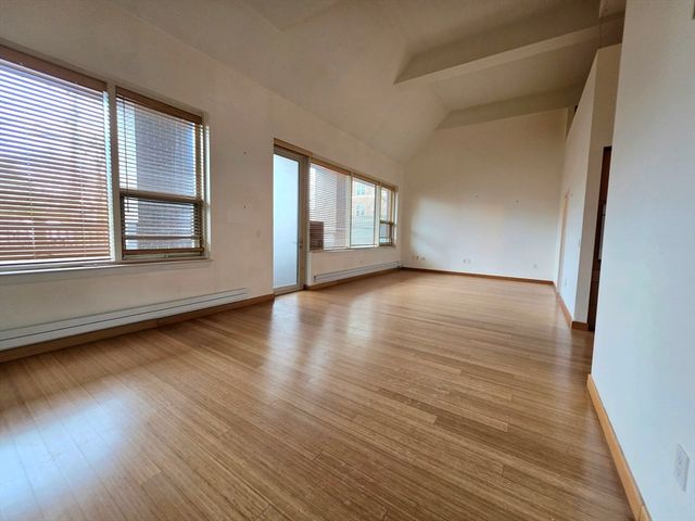 290 Pleasant St 113, Watertown, MA 02472