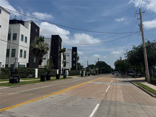 1611 Wheeler Street, Houston, TX 77004