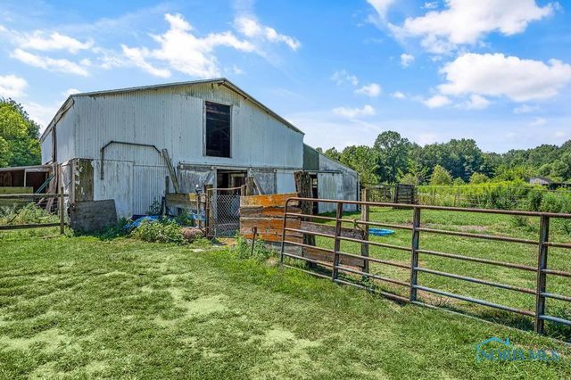 1402 S Crissey Road, Holland, OH 43528