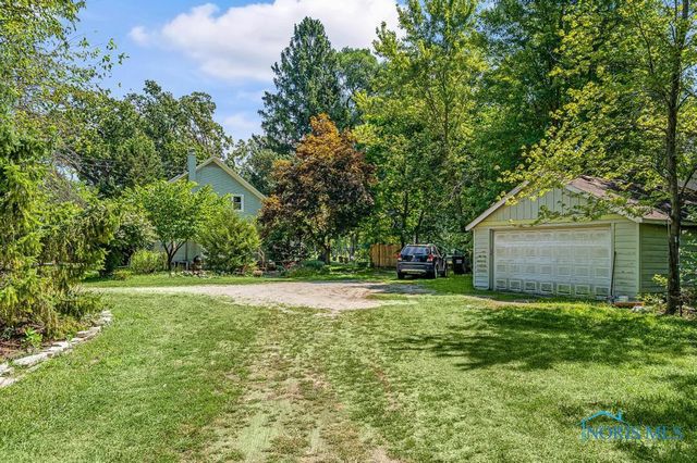 1402 S Crissey Road, Holland, OH 43528