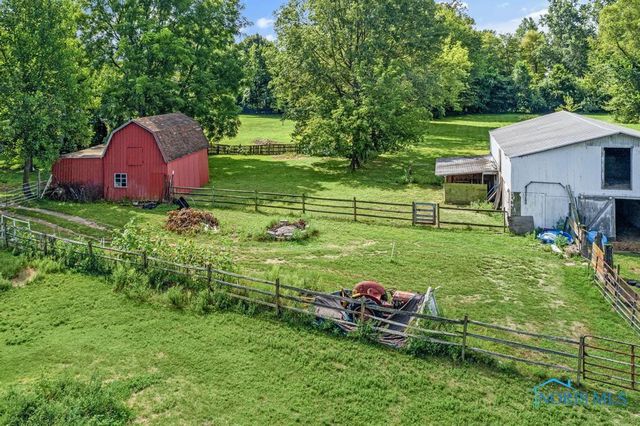 1402 S Crissey Road, Holland, OH 43528