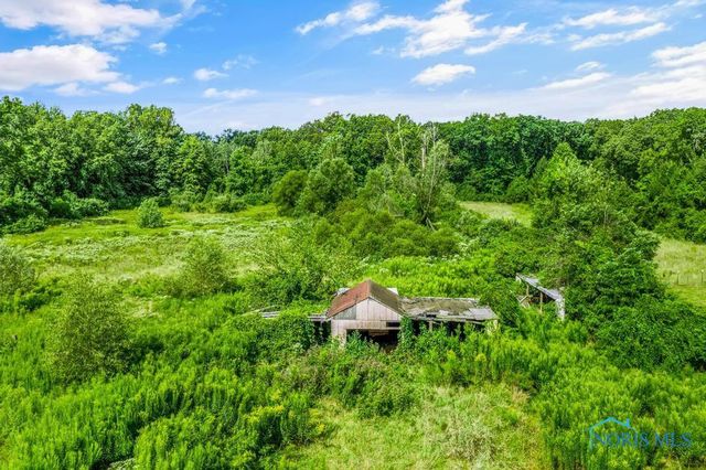 1402 S Crissey Road, Holland, OH 43528