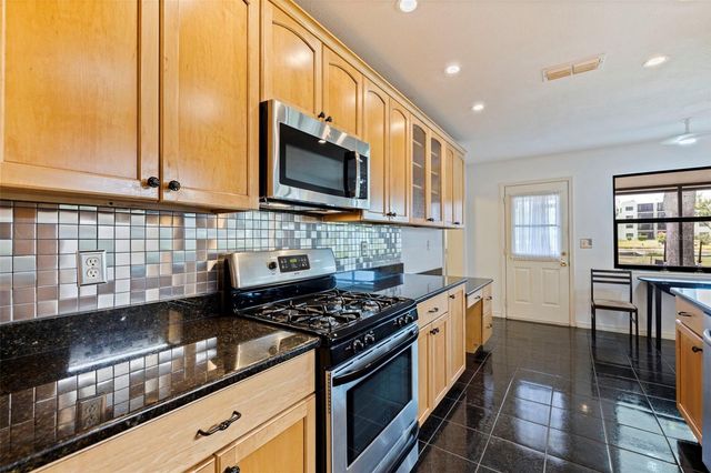 8140 TERRACE GARDEN DRIVE 103, St Petersburg, FL 33709