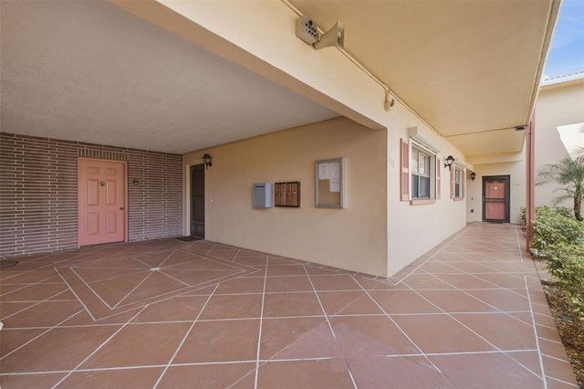 8140 TERRACE GARDEN DRIVE 103, St Petersburg, FL 33709