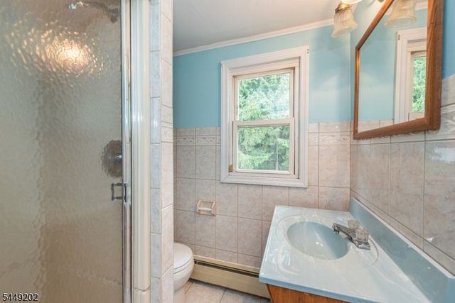 17 South Dr, Woodland Park, NJ 07424