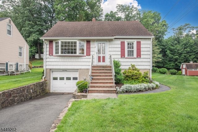 17 South Dr, Woodland Park, NJ 07424