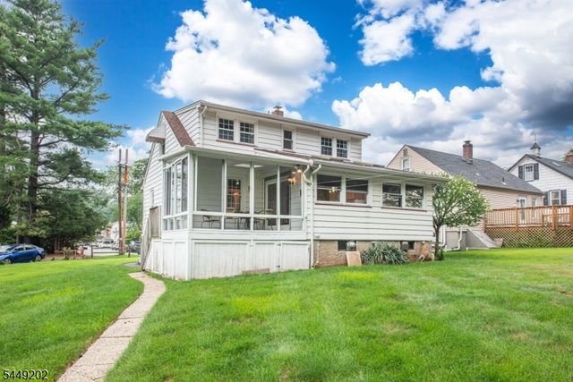 17 South Dr, Woodland Park, NJ 07424