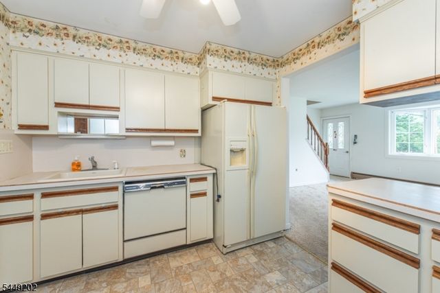 17 South Dr, Woodland Park, NJ 07424