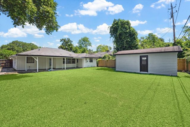 9711 Long Branch Lane Lane, Houston, TX 77055