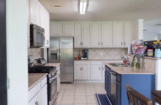 7335 Liberty Ridge Lane, Houston, TX 77049