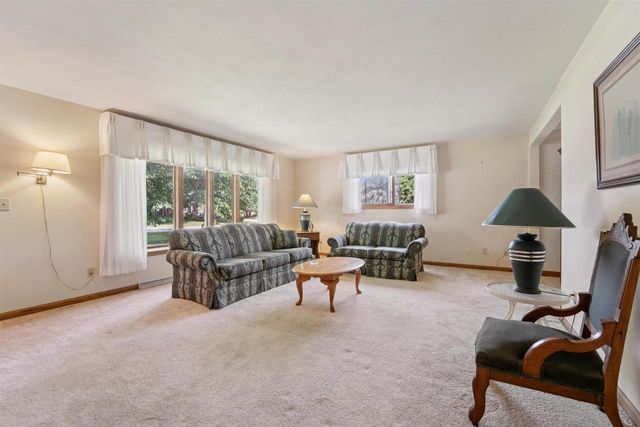 N116 KAMKES AVENUE, Appleton, WI 54915