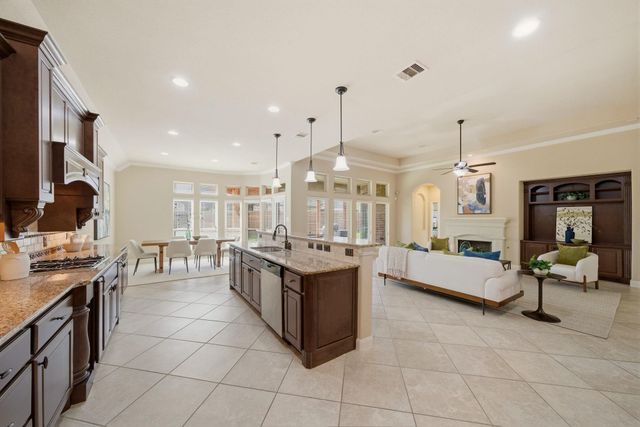 901 Cozy Hollow Court, Friendswood, TX 77546