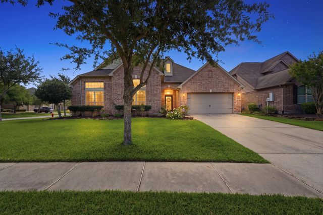 901 Cozy Hollow Court, Friendswood, TX 77546