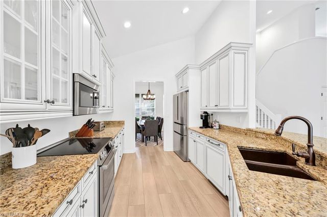 8924 Ventura WAY, Naples, FL 34109