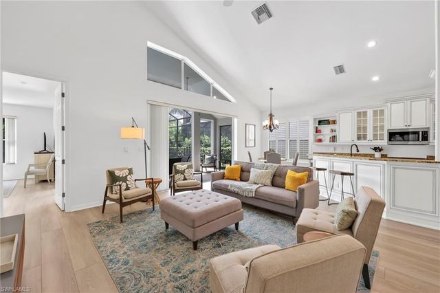 8924 Ventura WAY, Naples, FL 34109