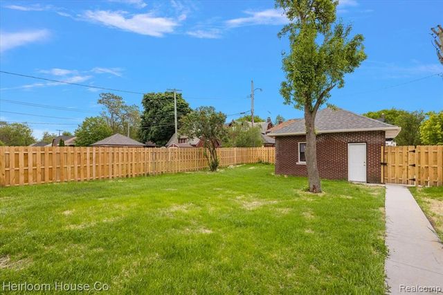 1755 W Boston Boulevard, Detroit, MI 48206