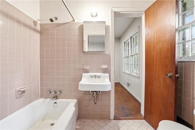 2935 Heather Drive, East Point, GA 30344