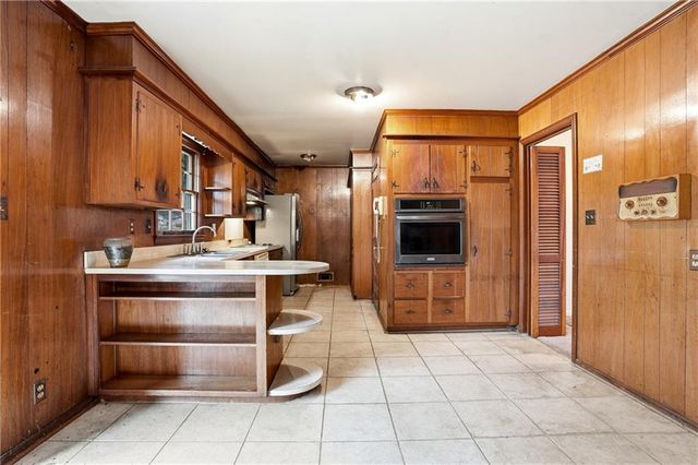 2935 Heather Drive, East Point, GA 30344